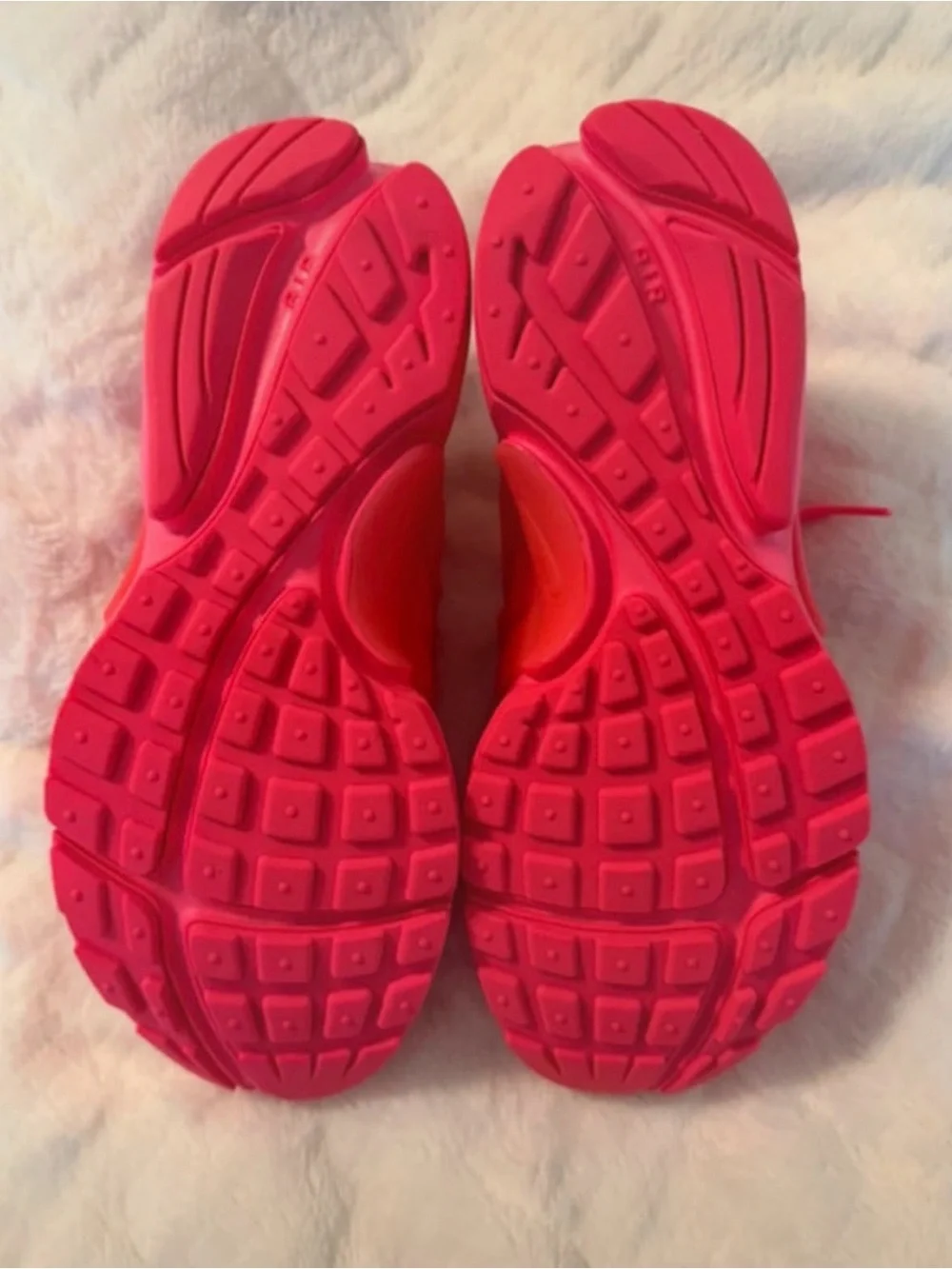 Nike Women's Hot Pink Low-Top Sneakers